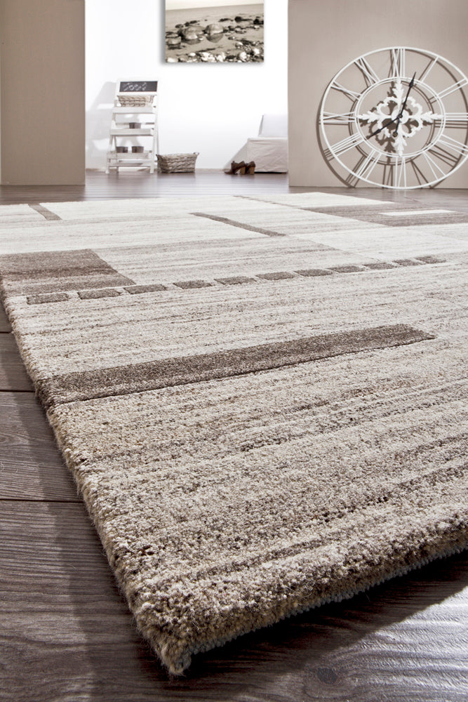 Woolen Handmade Carpet Gaya 140/200 cm for Living Room Bedroom -Beige natural
