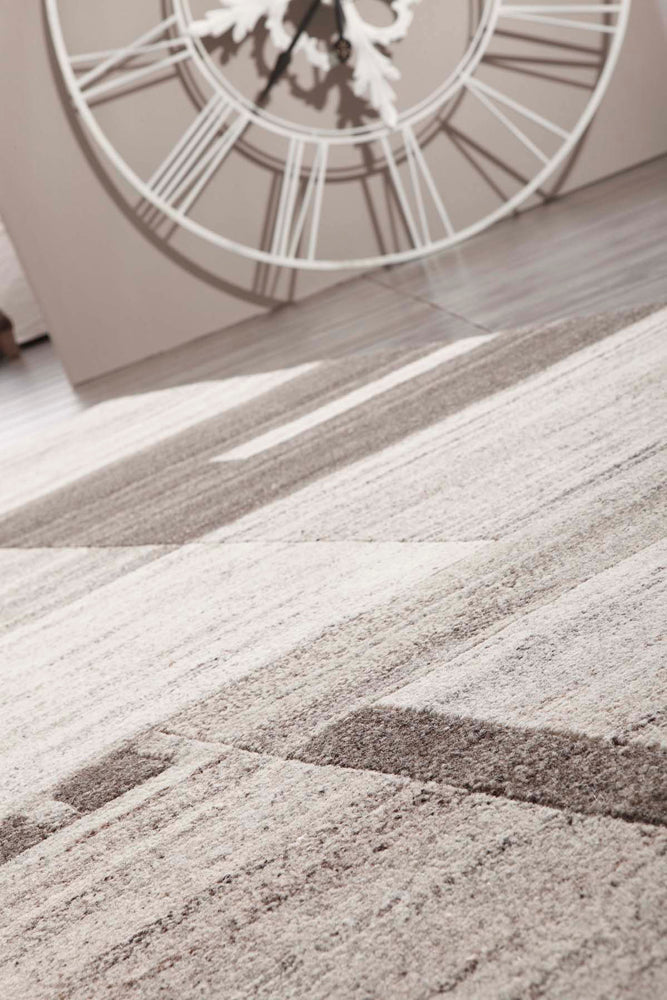 Woolen Handmade Carpet Gaya 140/200 cm for Living Room Bedroom -Beige natural